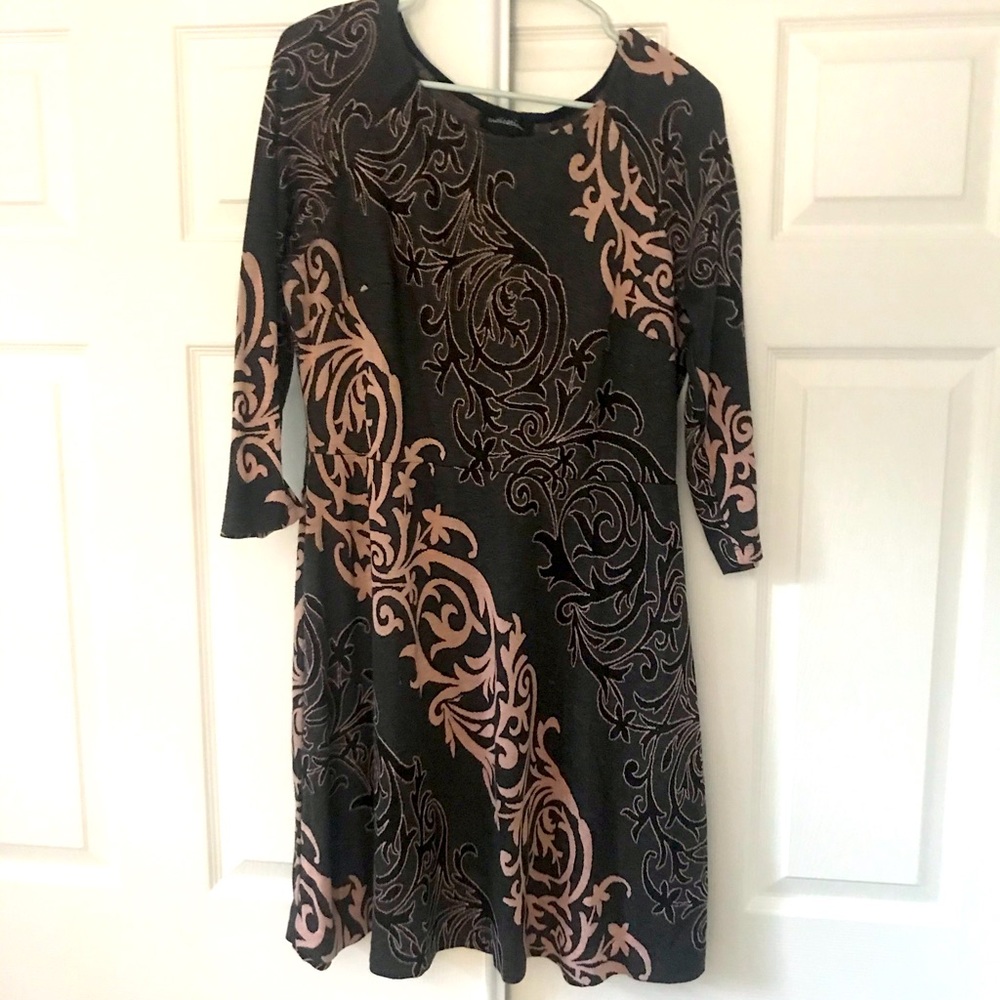 Indication dress
